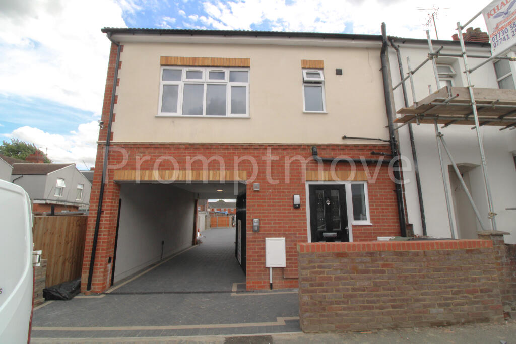 4 bed End of Terrace for rent in Streatley. From Promptmove - Luton