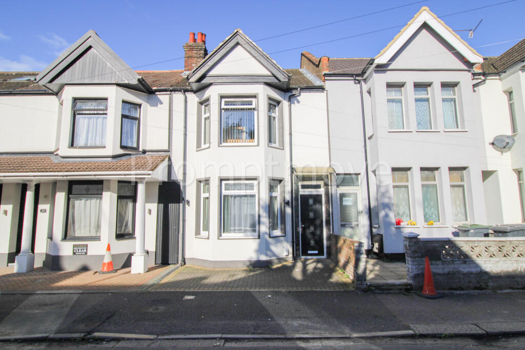 3 bed Mid Terraced House for rent in Chalton. From Promptmove - Luton