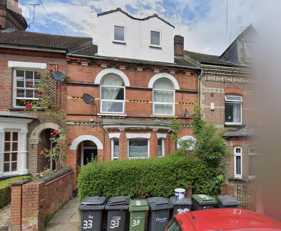 4 bed 1st Floor Flat for rent in Luton. From Promptmove - Luton