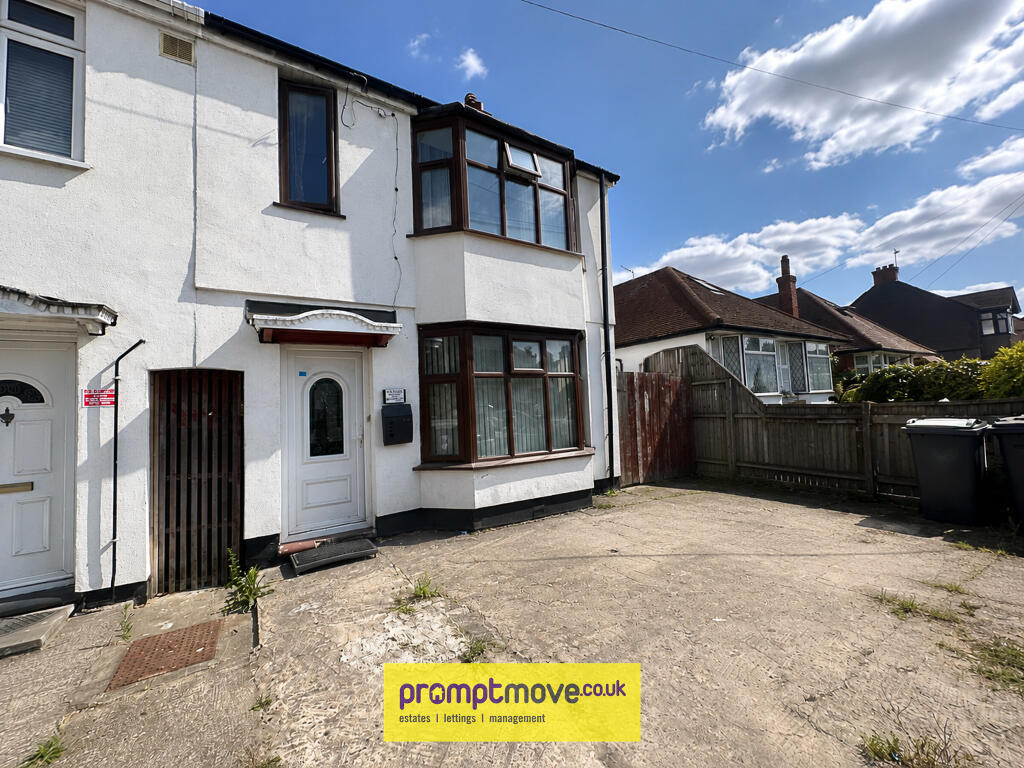 3 bed Mid Terraced House for rent in Chalton. From Promptmove - Luton
