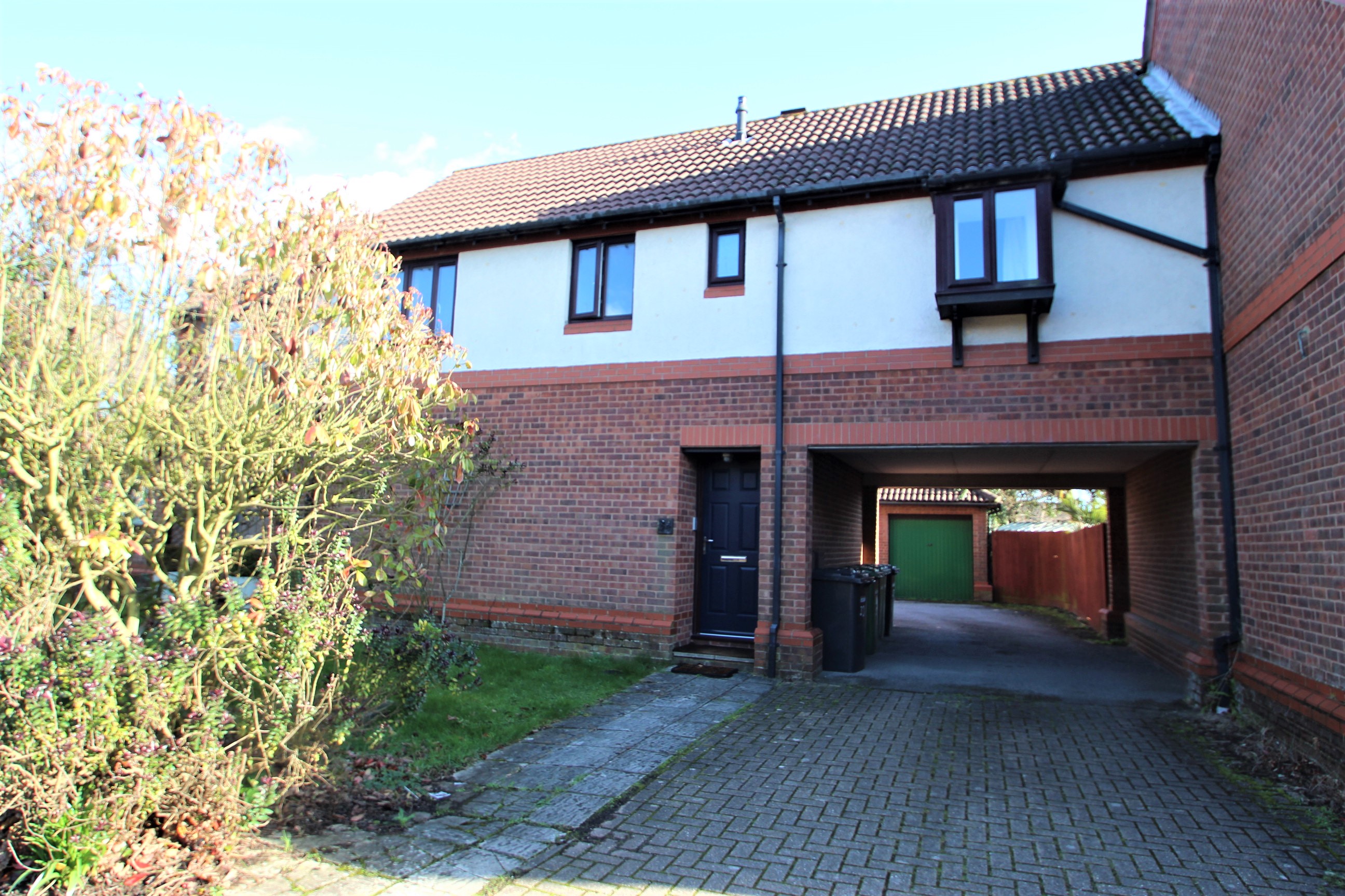 2 bed Flat for rent in Hamble-le-Rice. From Lets Rent Southampton - Lettings