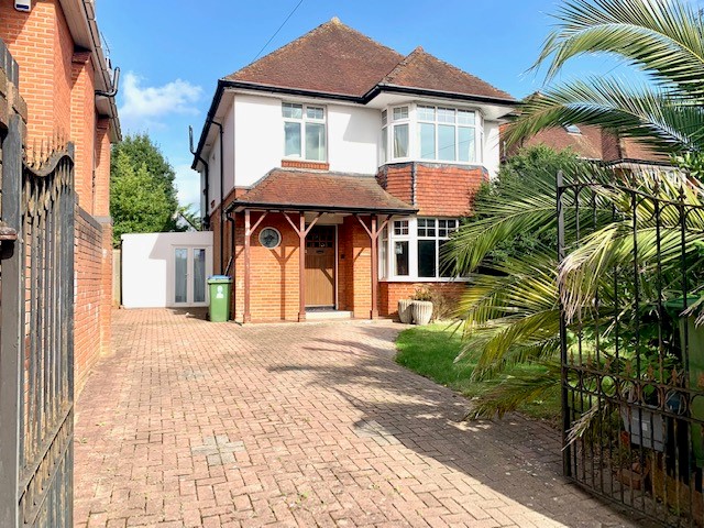 3 bed Detached for rent in Southampton. From Pearsons estate Agents - Southampton
