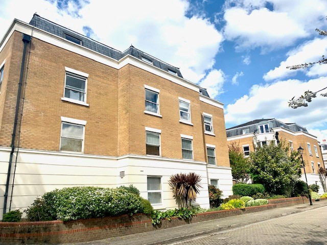 2 bed Apartment for rent in Southampton. From Pearsons estate Agents - Southampton
