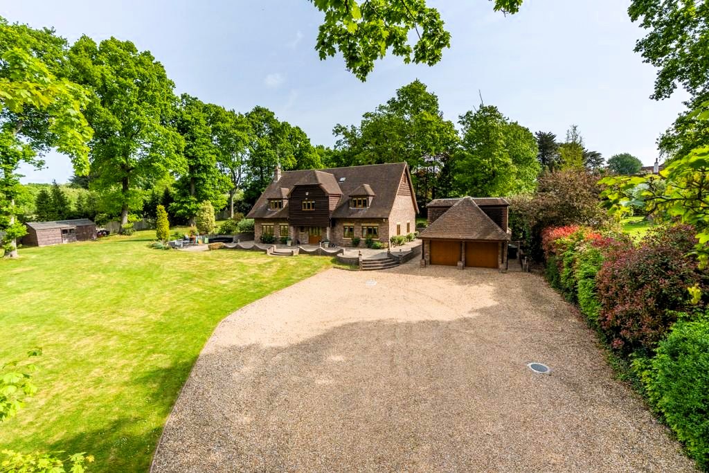 5 bed Detached for rent in Southampton. From Pearsons estate Agents - Southampton