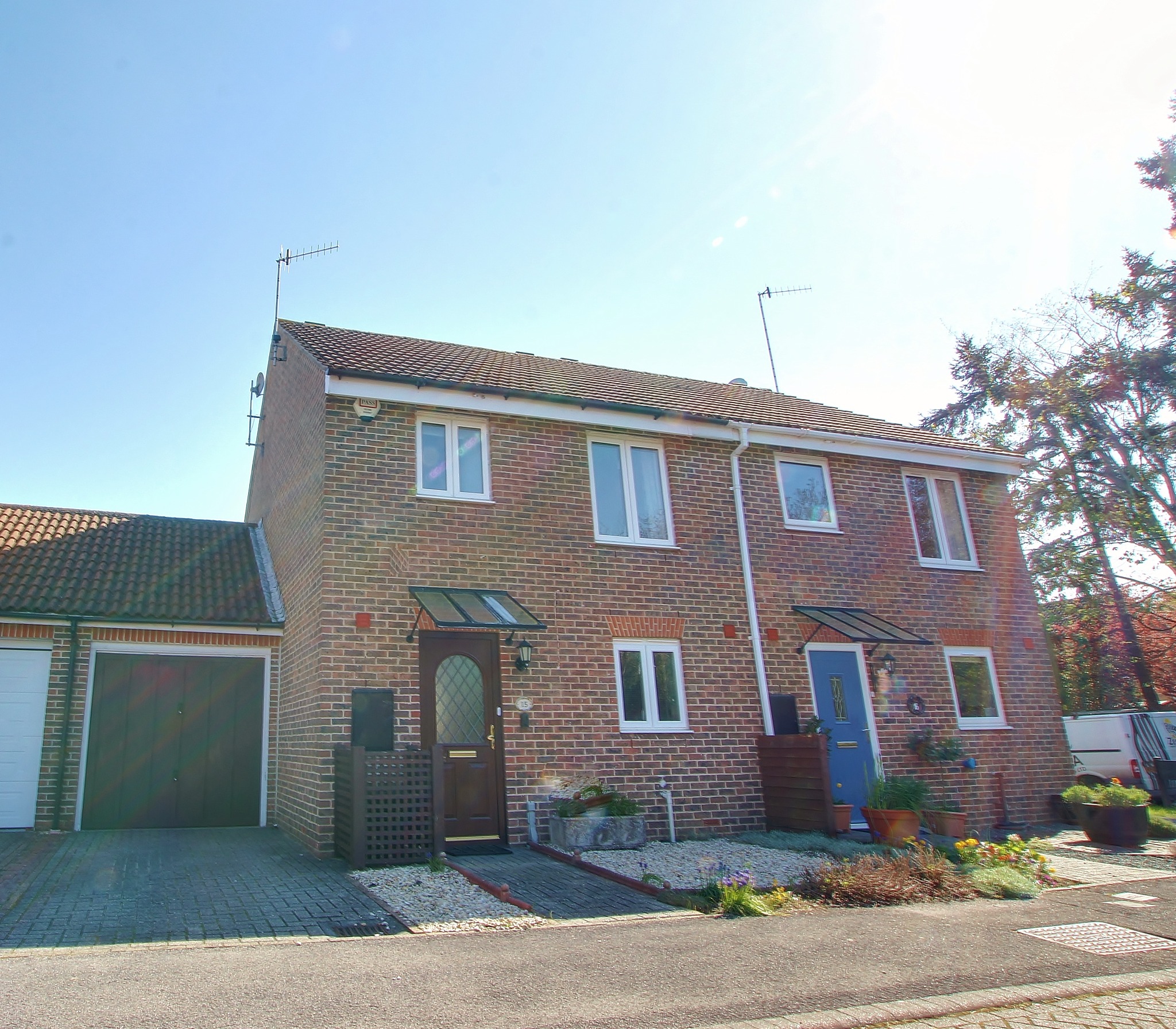 2 bed Semi-Detached House for rent in Hythe. From Pearsons Estate Agents - Hythe