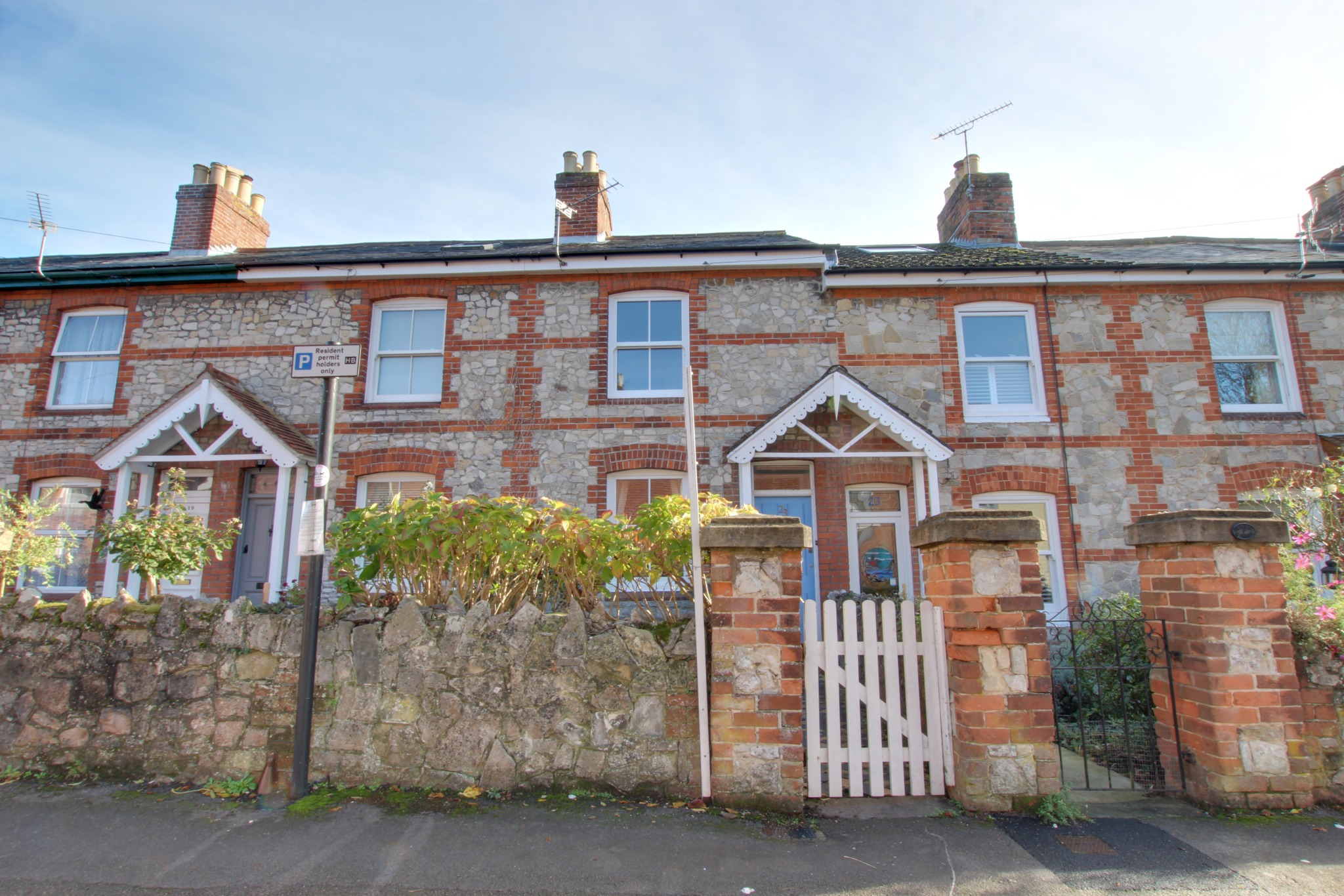 2 bed Mid Terraced House for rent in Havant. From Pearsons Estate Agents - Havant