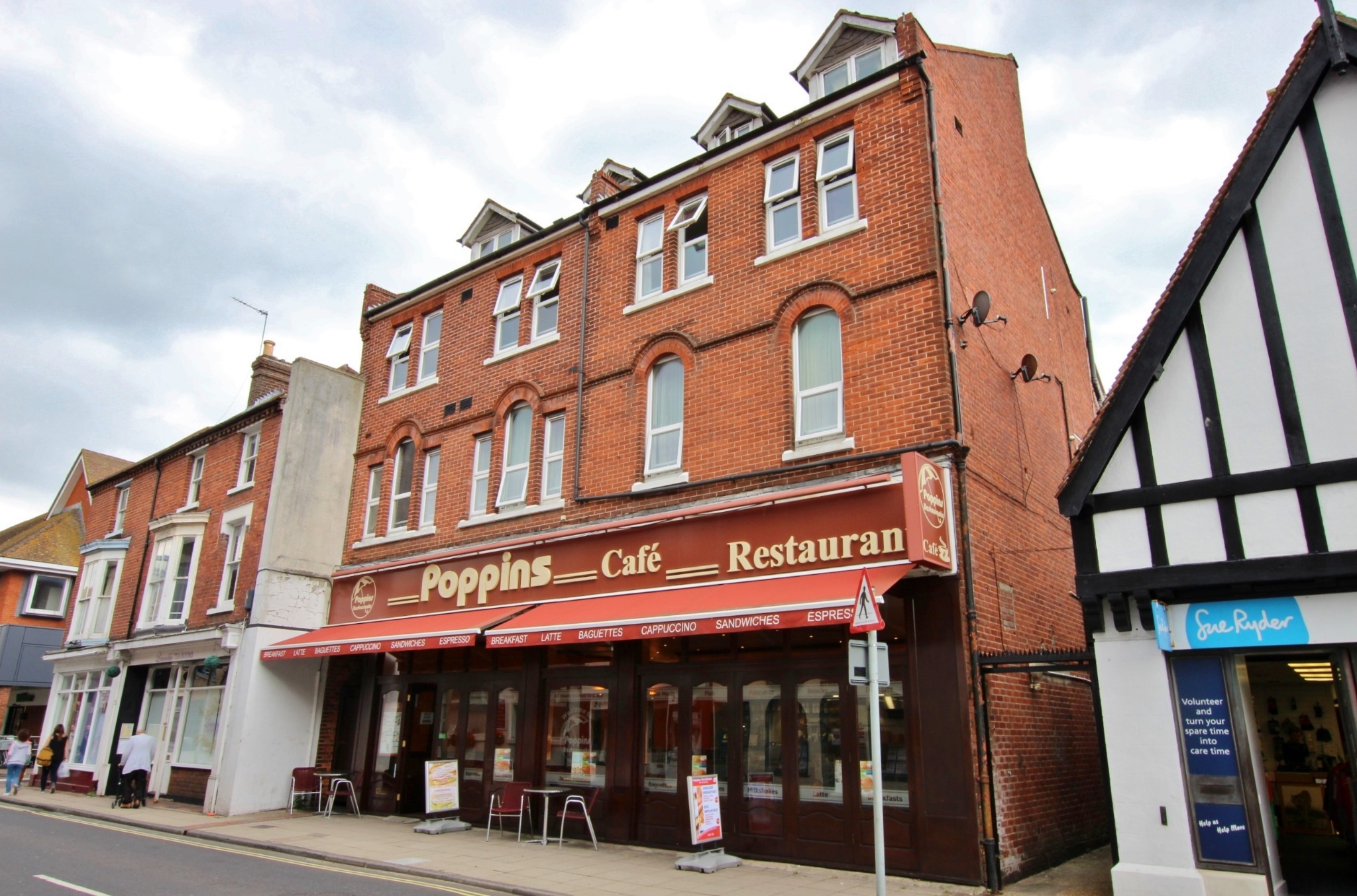 2 bed 1st Floor Flat for rent in Havant. From Pearsons Estate Agents - Havant