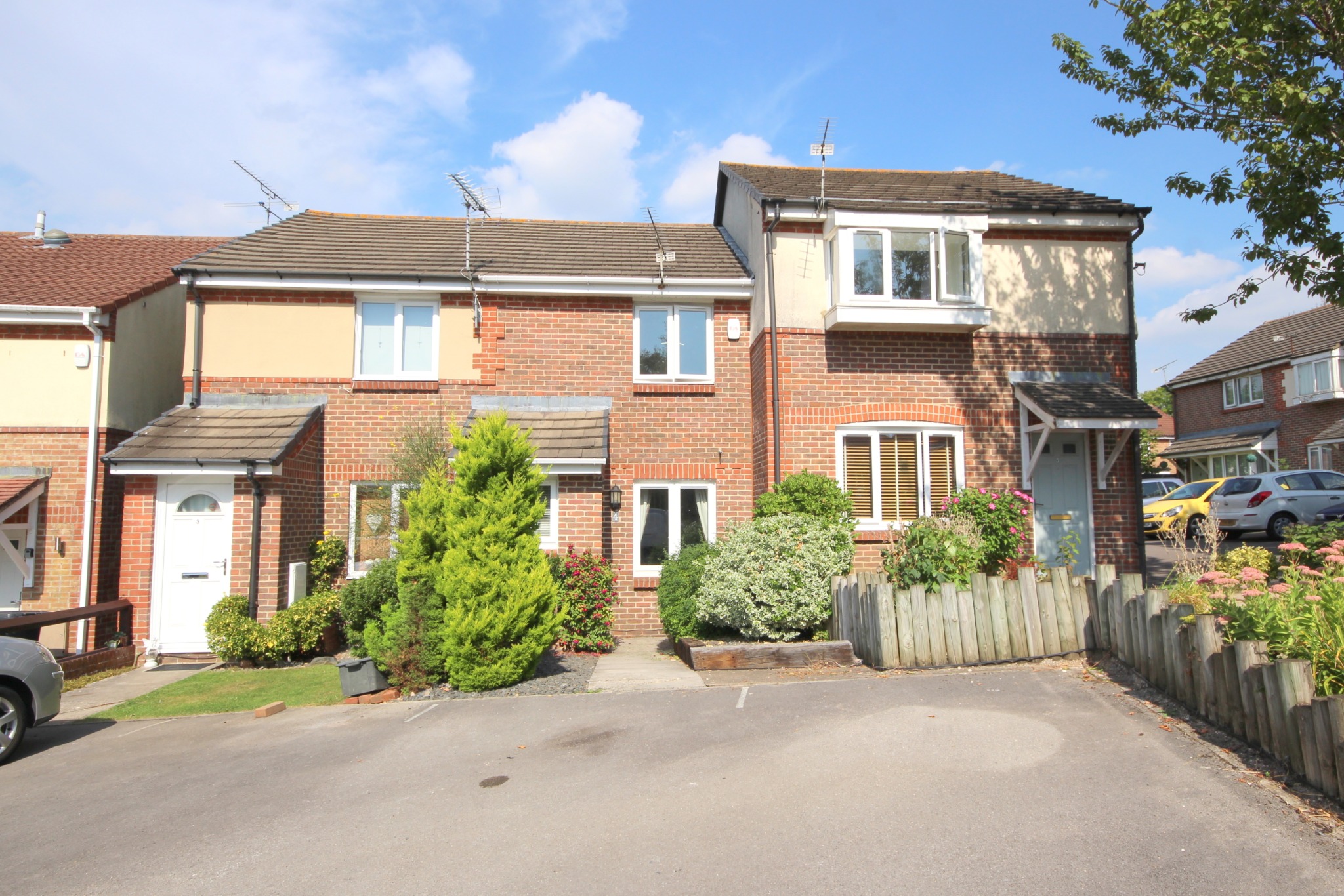 2 bed Mid Terraced House for rent in Waterlooville. From Pearsons Estate Agents - Waterlooville
