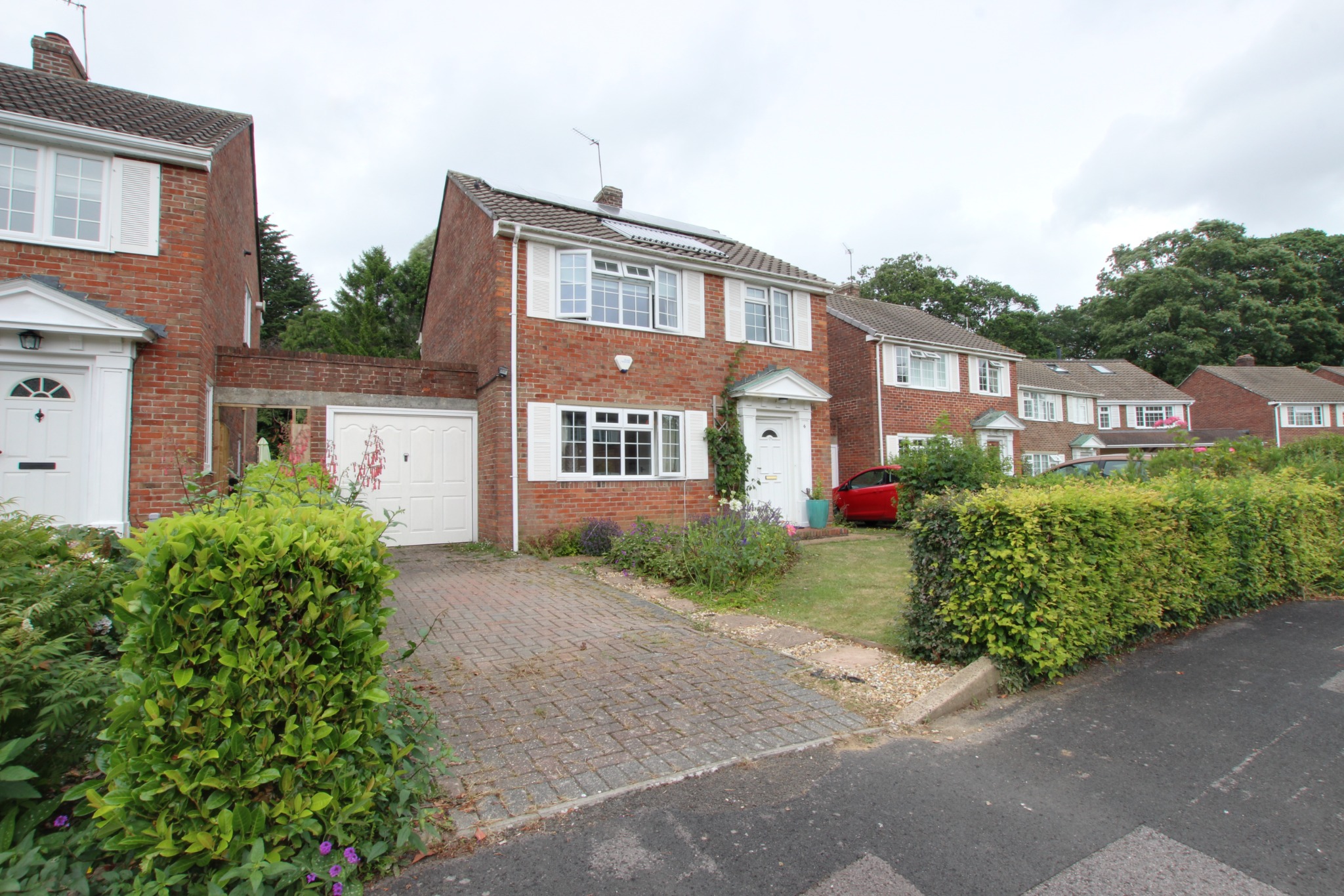 3 bed House (unspecified) for rent in Waterlooville. From Pearsons - Waterlooville