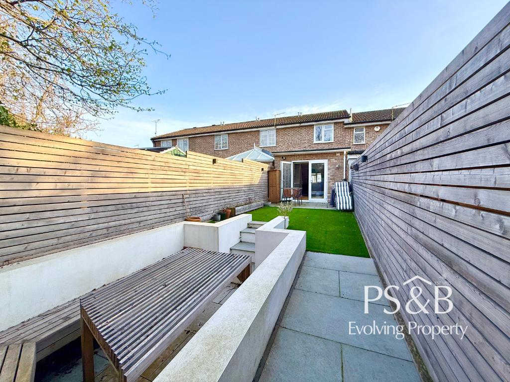 2 bed Detached for rent in Burgess Hill. From Parsons Son & Basley - Brighton