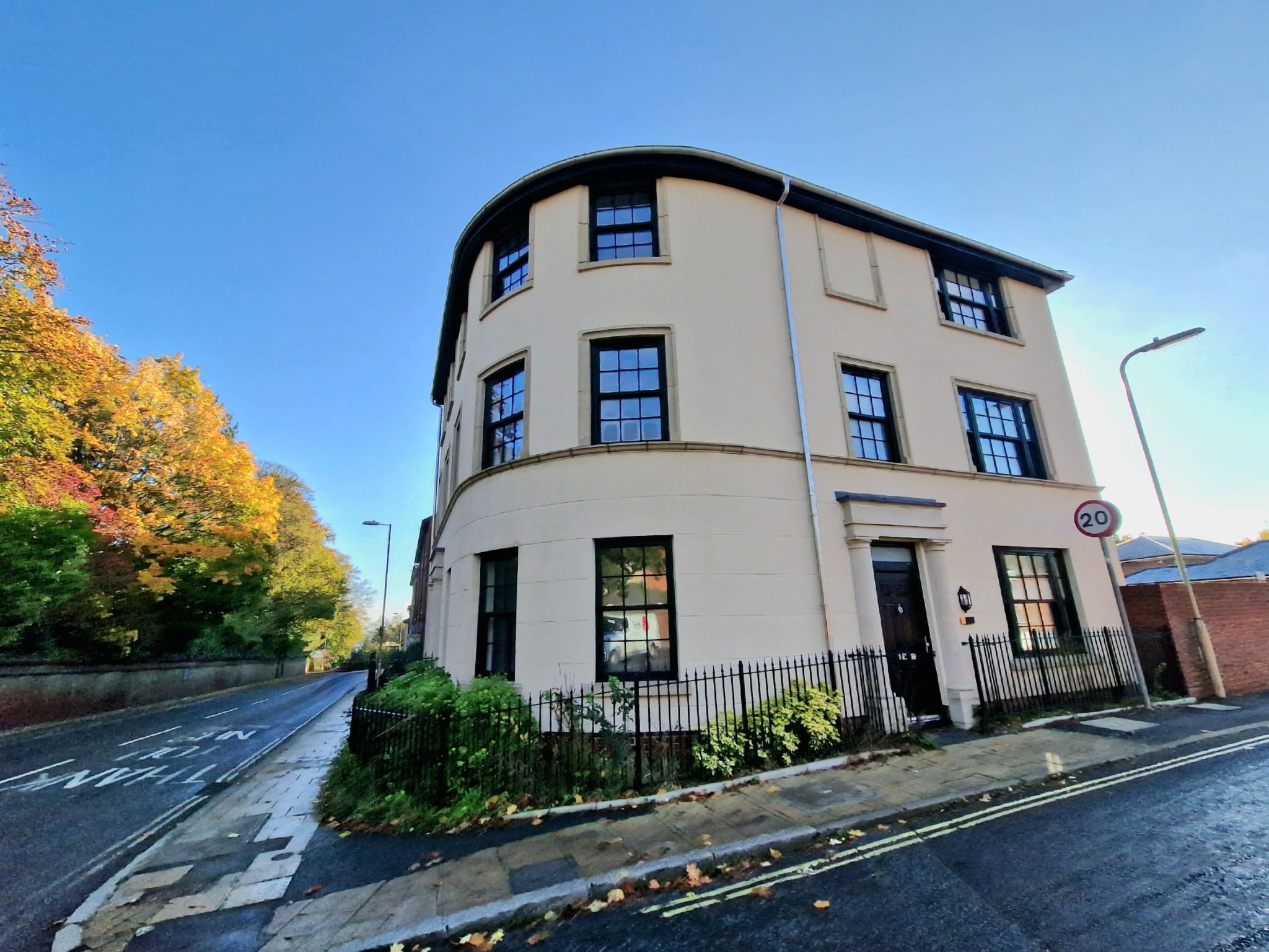 4 bed Town House for rent in Winchester. From Field Palmer - Southampton