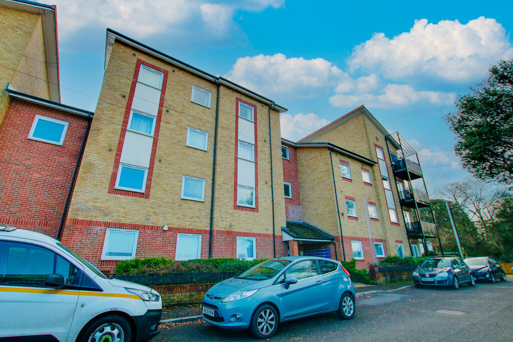 2 bed 1st Floor Flat for rent in Southampton. From Field Palmer - Southampton