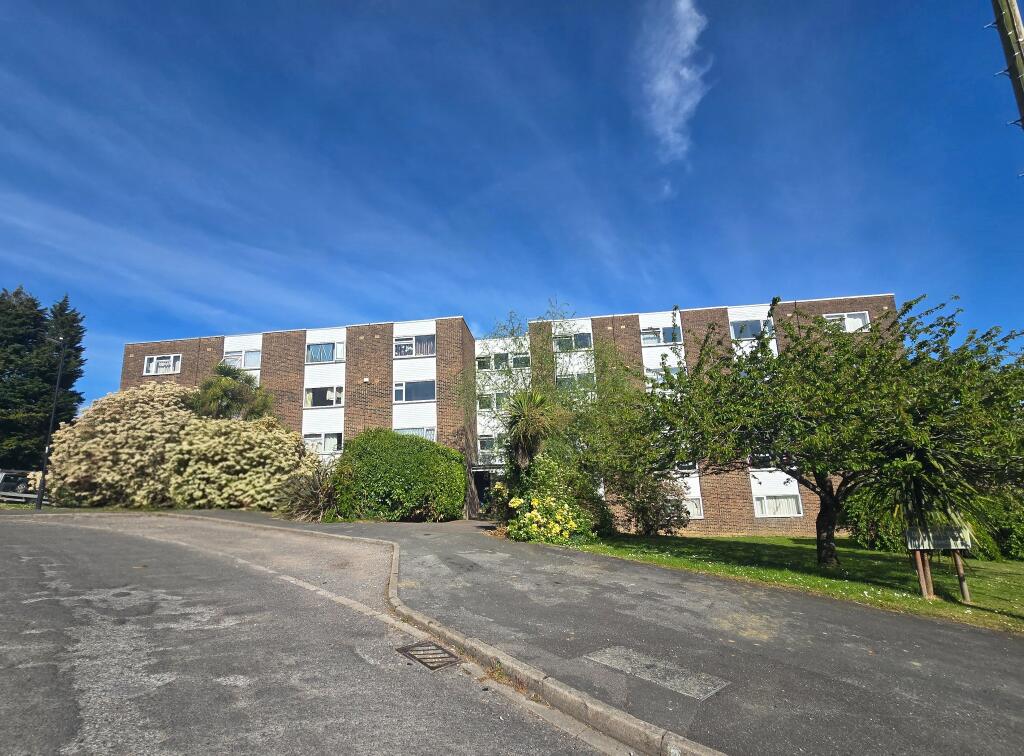 1 bed 1st Floor Flat for rent in Old Netley. From Field Palmer - Southampton