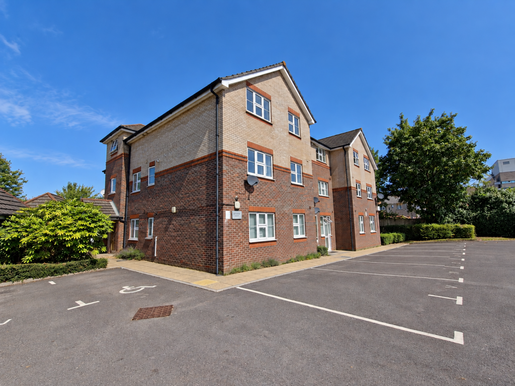 2 bed 1st Floor Flat for rent in Rownhams. From Field Palmer - Southampton 2 bed 1st Floor Flat for rent in Rownhams. From Field Palmer - Southampton