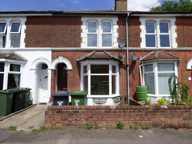 2 bed Mid Terraced House for rent in Eastleigh. From Leaders (Eastleigh)