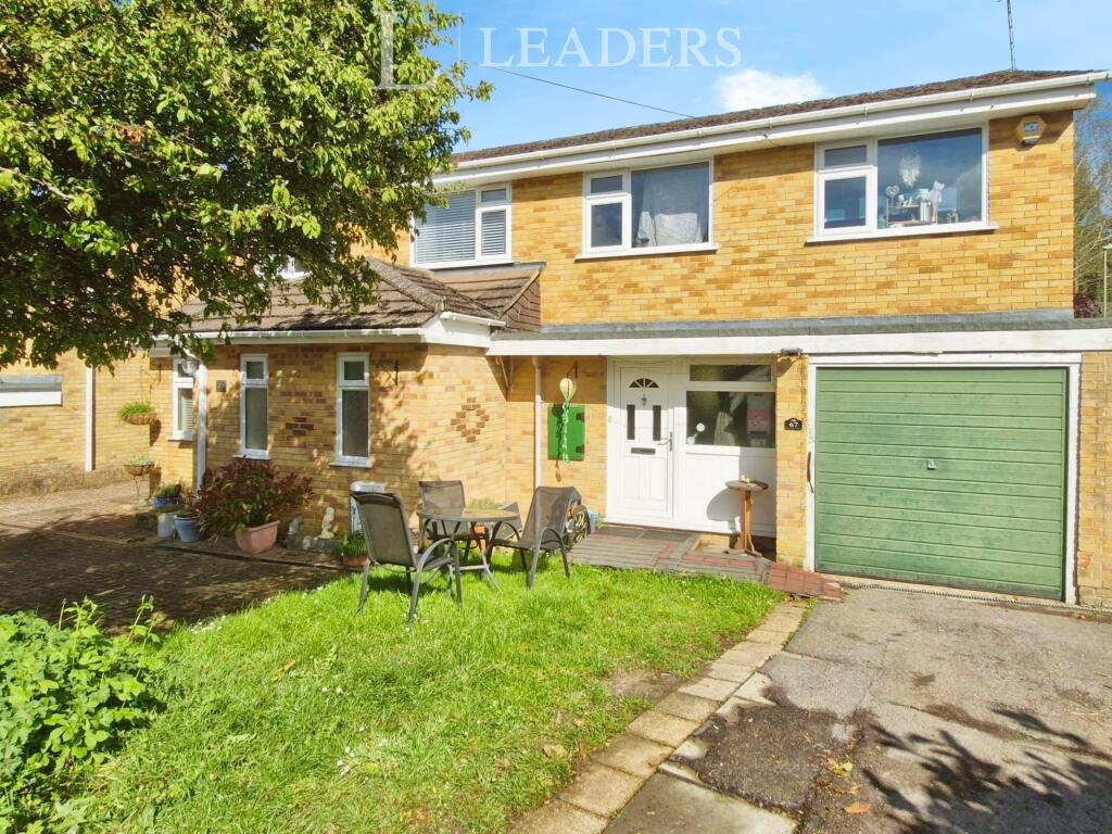 3 bed Semi-Detached House for rent in Broadgate. From Leaders (Eastleigh)