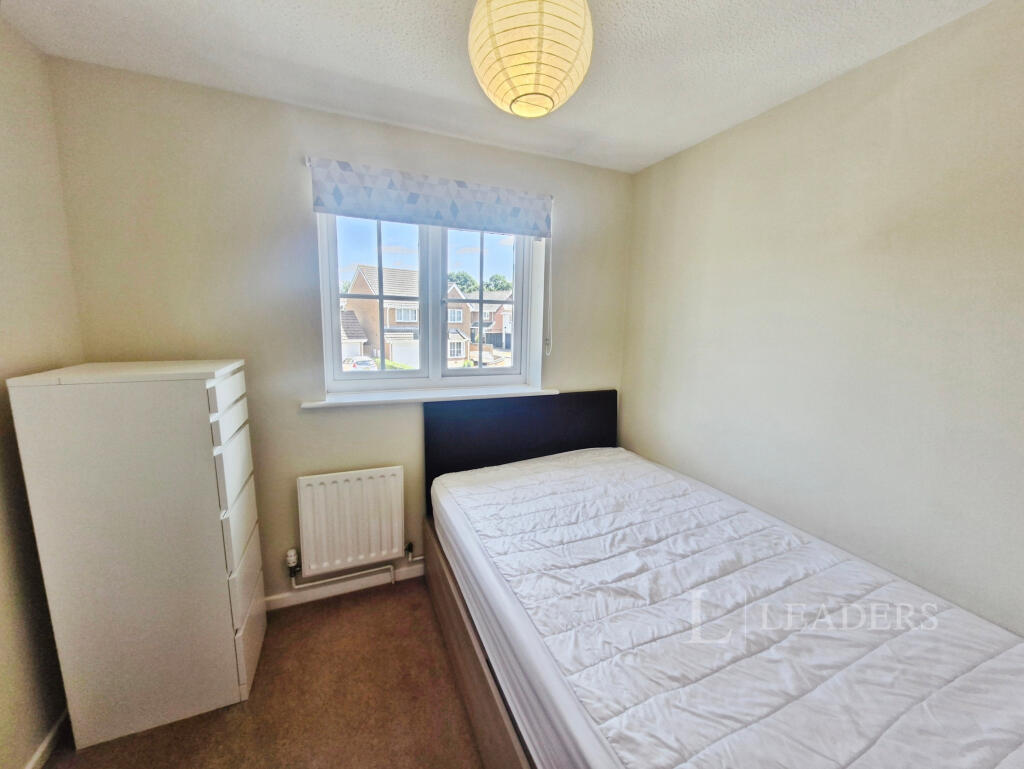 1 bed Detached for rent in Crowdhill. From Leaders - Eastleigh