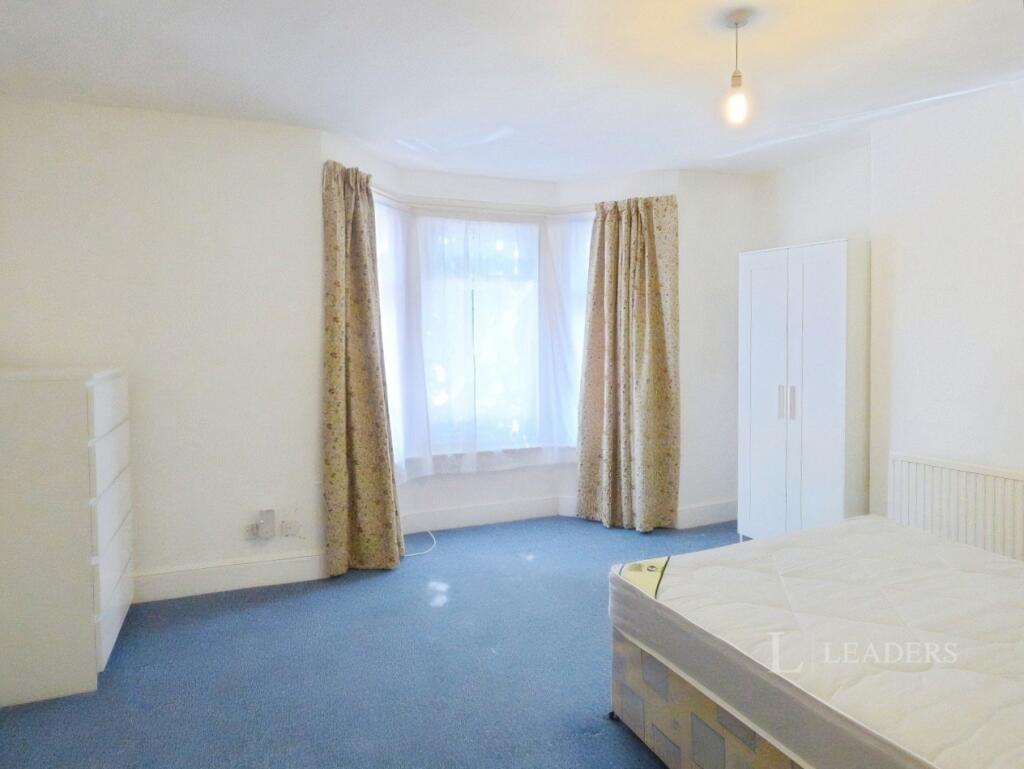 1 bed Detached for rent in Eastleigh. From Leaders - Eastleigh