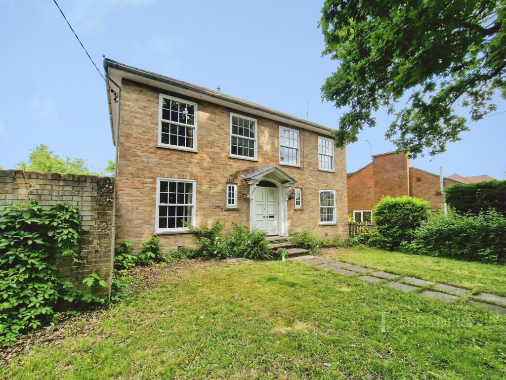 4 bed Detached for rent in Winchester. From Leaders - Eastleigh