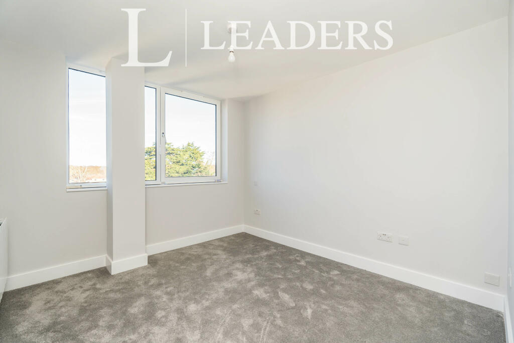 2 bed Apartment for rent in . From Leaders - Southampton