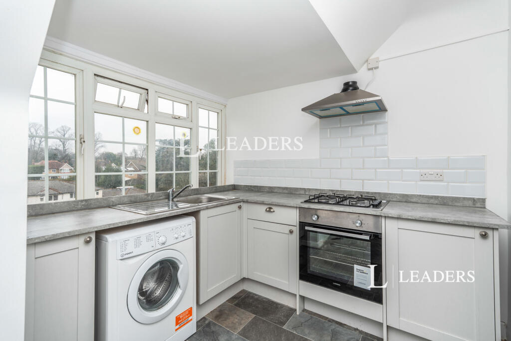 1 bed 1st Floor Flat for rent in Southampton. From Leaders Sales - Southampton