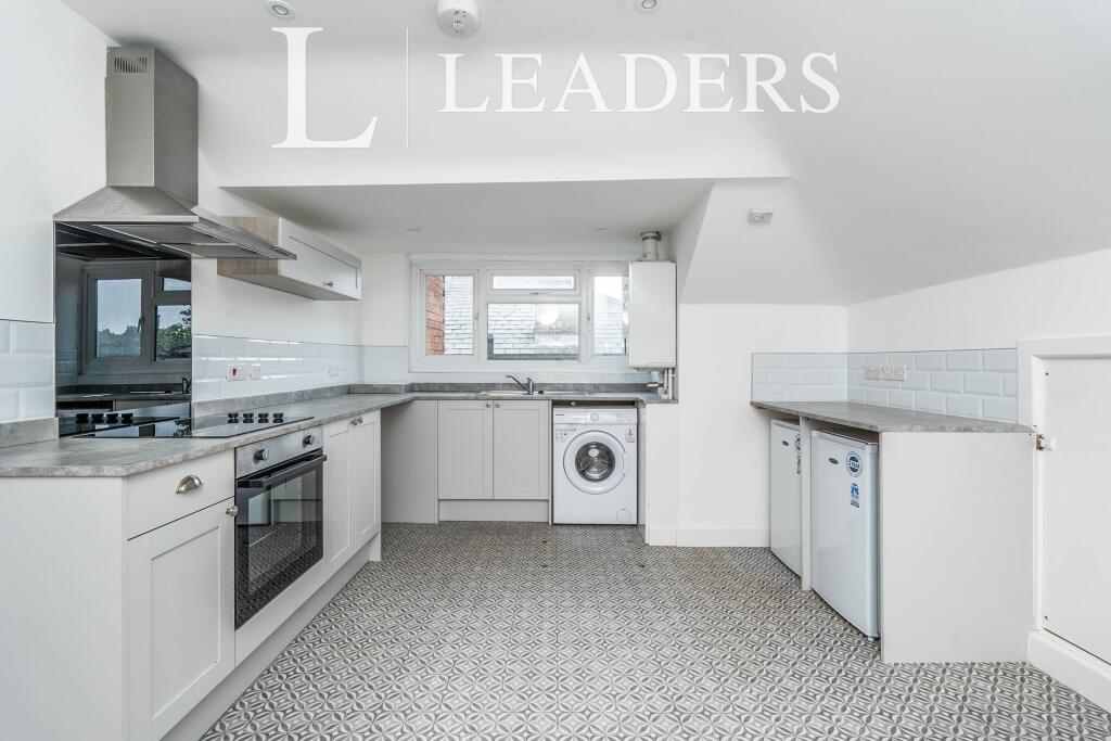 3 bed 1st Floor Flat for rent in Southampton. From Leaders Sales - Southampton 3 bed 1st Floor Flat for rent in Southampton. From Leaders Sales - Southampton