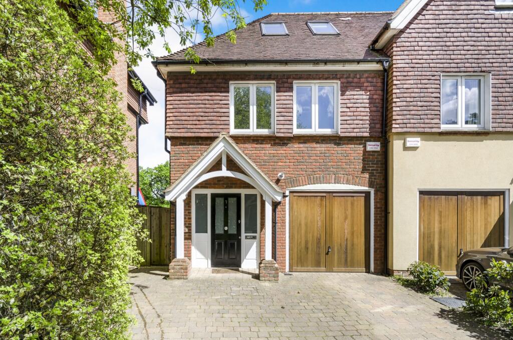 4 bed Semi Detached for rent in Southampton. From Leaders Sales - Southampton