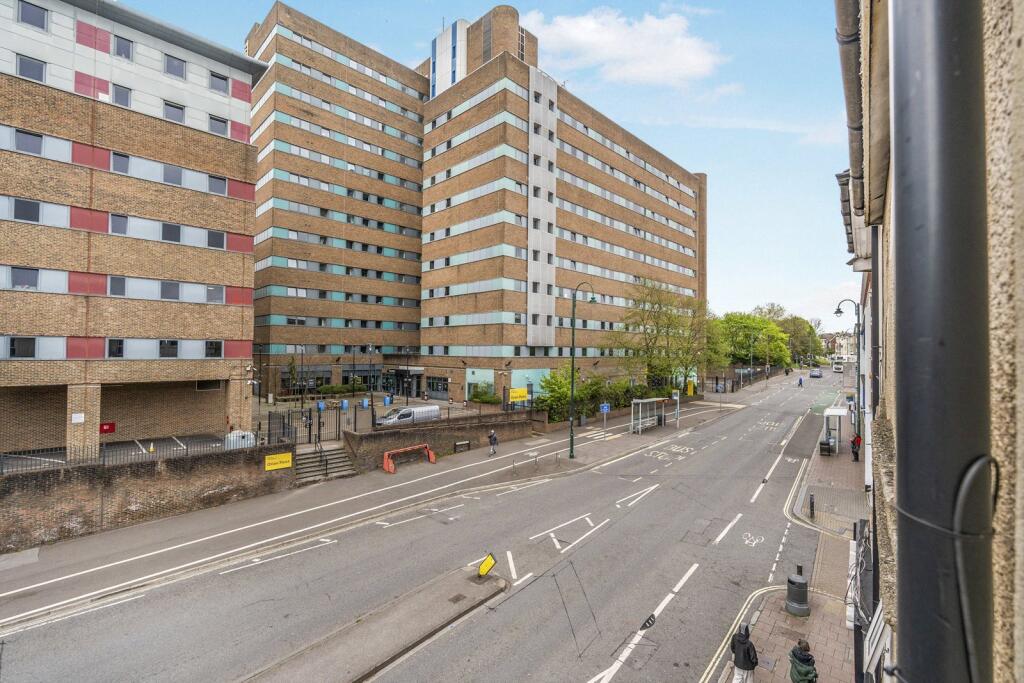 1 bed 1st Floor Flat for rent in Southampton. From Leaders Sales - Southampton