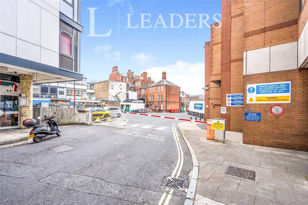 2 bed 1st Floor Flat for rent in Southampton. From Leaders Sales - Southampton