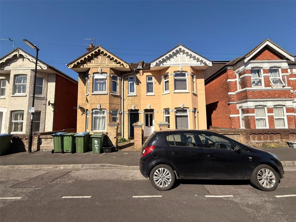 4 bed Semi Detached for rent in Southampton. From Leaders Sales - Southampton