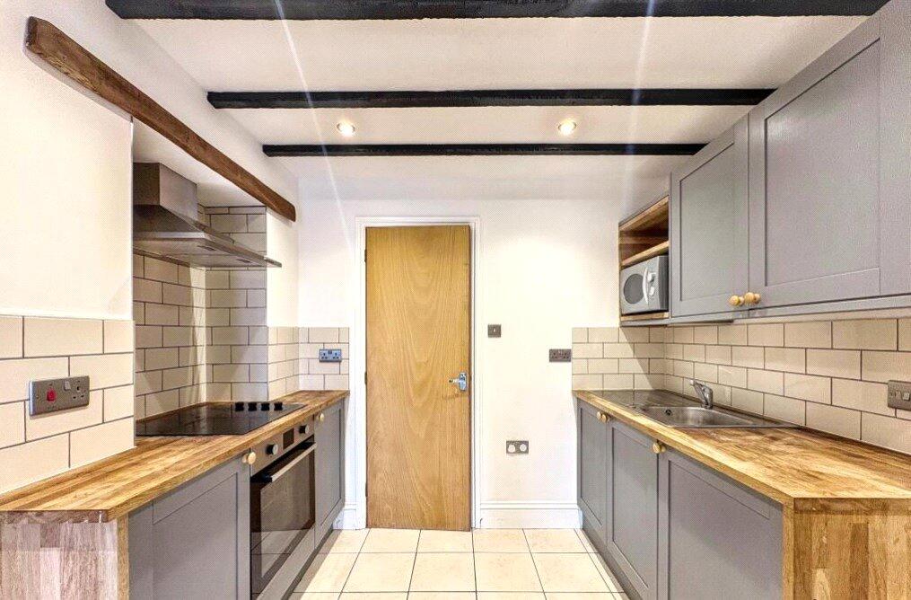 4 bed Studio for rent in Southampton. From Leaders Sales - Southampton 4 bed Studio for rent in Southampton. From Leaders Sales - Southampton