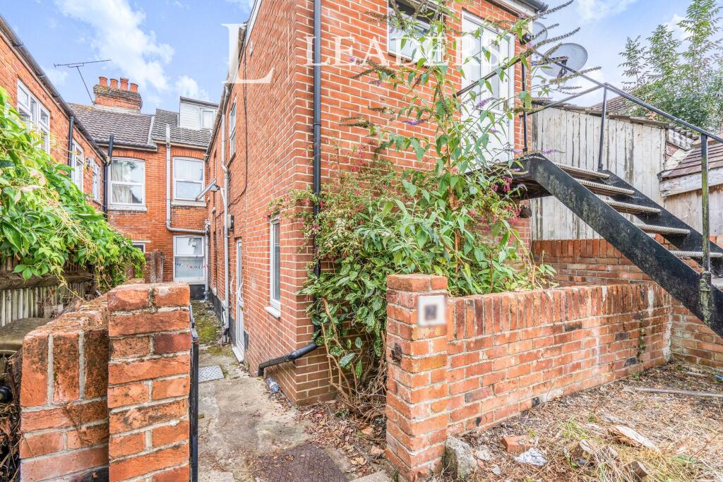 1 bed 1st Floor Flat for rent in Southampton. From Leaders Sales - Southampton