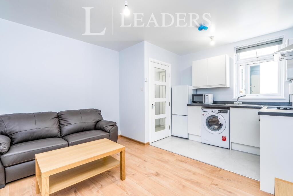 1 bed 1st Floor Flat for rent in Southampton. From Leaders Sales - Southampton