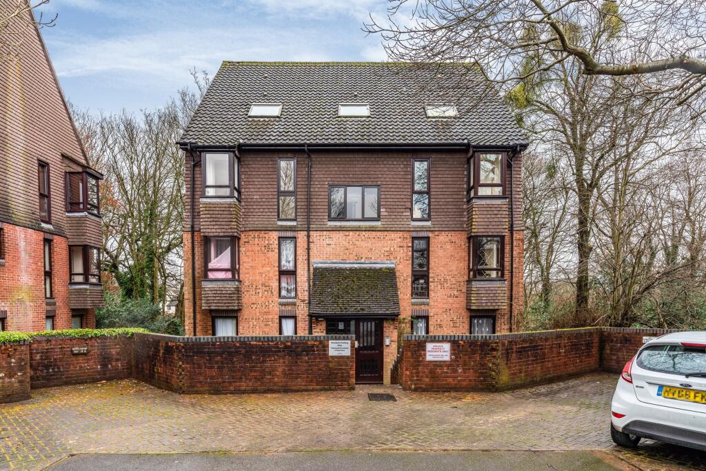 1 bed 1st Floor Flat for rent in Rownhams. From Leaders Sales - Southampton