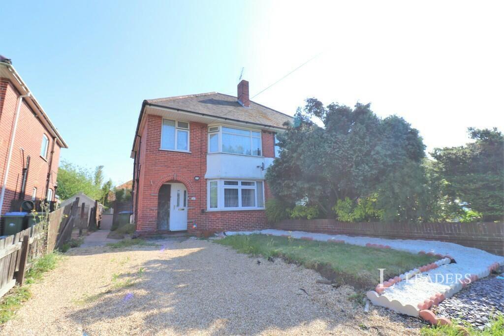 1 bed 1st Floor Flat for rent in Totton. From Leaders Sales - Southampton 1 bed 1st Floor Flat for rent in Totton. From Leaders Sales - Southampton