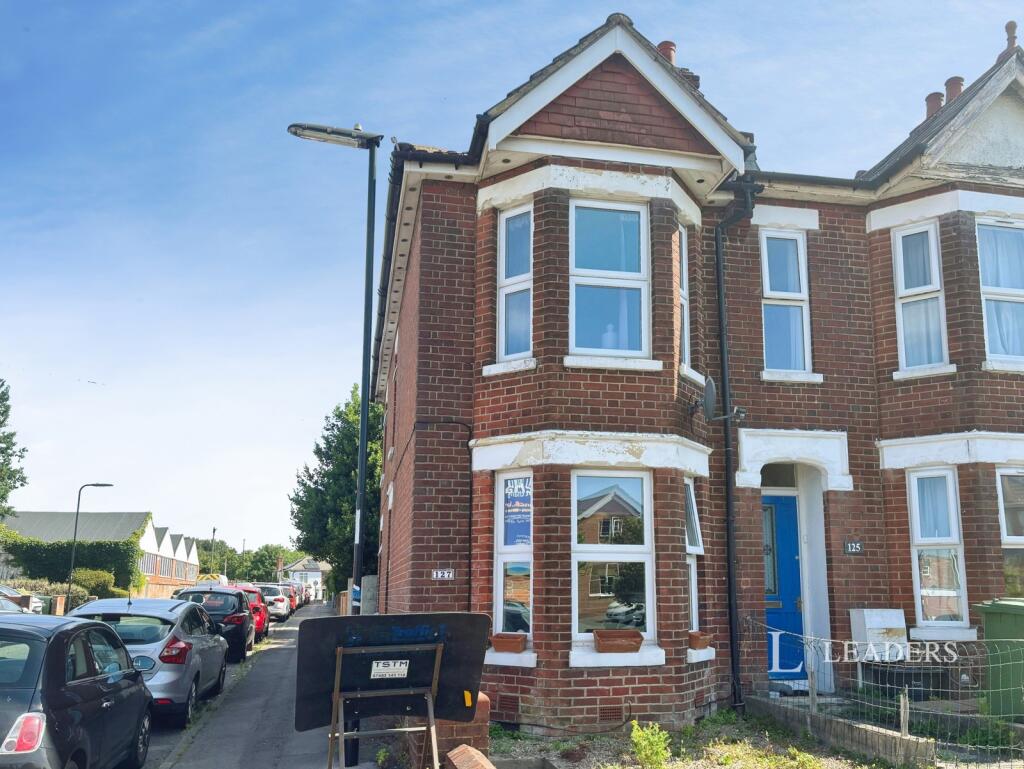 2 bed Mid Terraced House for rent in Rownhams. From Leaders Sales - Southampton 2 bed Mid Terraced House for rent in Rownhams. From Leaders Sales - Southampton