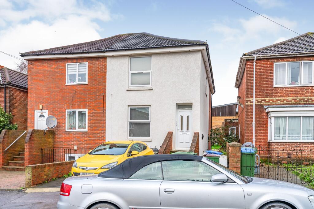 2 bed 1st Floor Flat for rent in Southampton. From Leaders Sales - Southampton