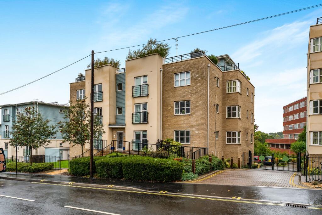 2 bed 1st Floor Flat for rent in Rownhams. From Leaders Sales - Southampton 2 bed 1st Floor Flat for rent in Rownhams. From Leaders Sales - Southampton