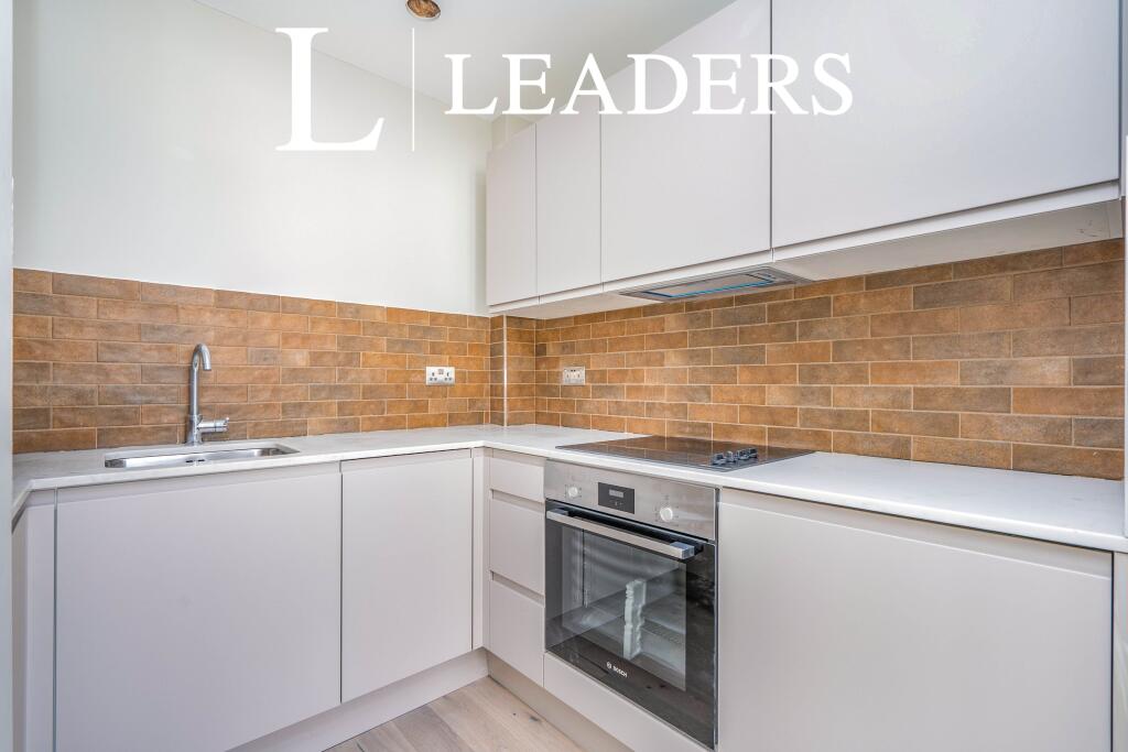1 bed 1st Floor Flat for rent in Rownhams. From Leaders Sales - Southampton