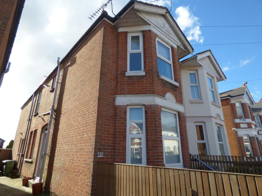 2 bed 1st Floor Flat for rent in Southampton. From Leaders Sales - Southampton