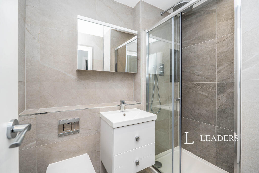 1 bed 1st Floor Flat for rent in Rownhams. From Leaders Sales - Southampton