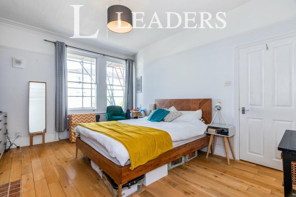 2 bed Apartment for rent in Surbiton. From Leaders - Surbiton