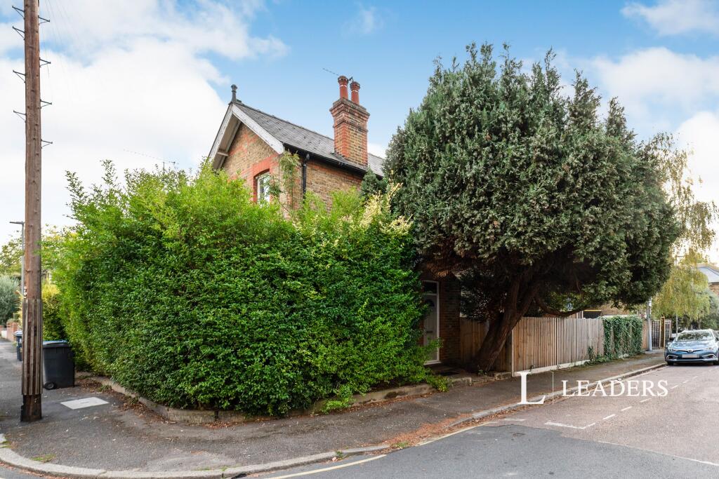 2 bed 1st Floor Flat for rent in Kingston upon Thames. From Leaders - Surbiton