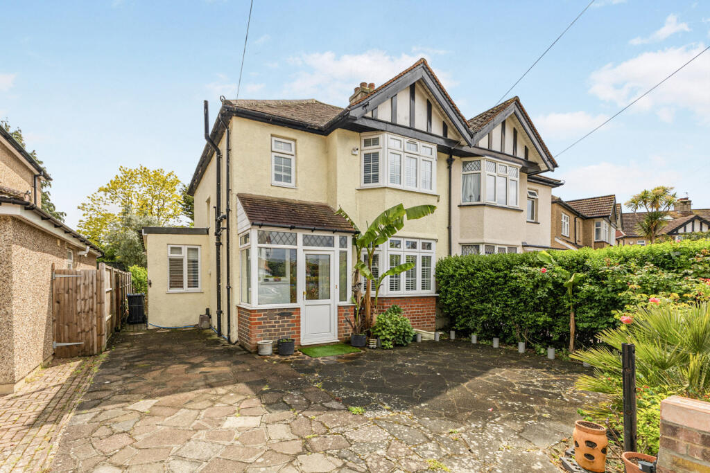 3 bed Semi Detached for rent in Surbiton. From Leaders - Surbiton 3 bed Semi Detached for rent in Surbiton. From Leaders - Surbiton