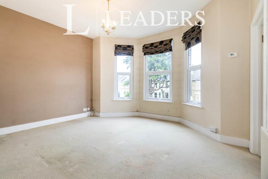 1 bed 1st Floor Flat for rent in Surbiton. From Leaders - Surbiton