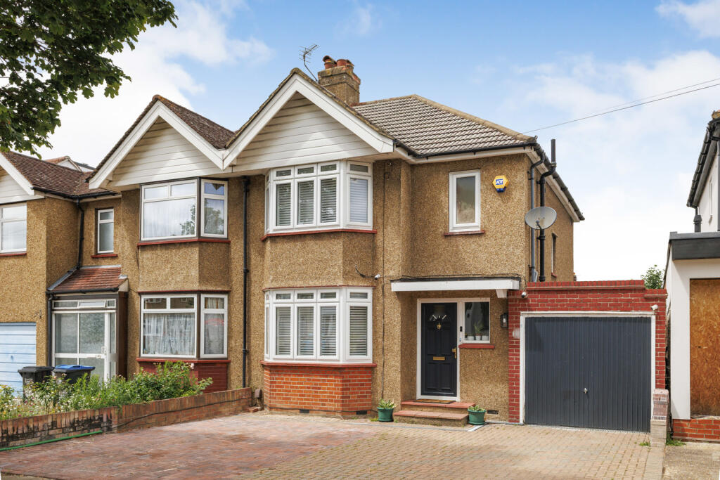 3 bed Semi Detached for rent in Surbiton. From Leaders - Surbiton 3 bed Semi Detached for rent in Surbiton. From Leaders - Surbiton