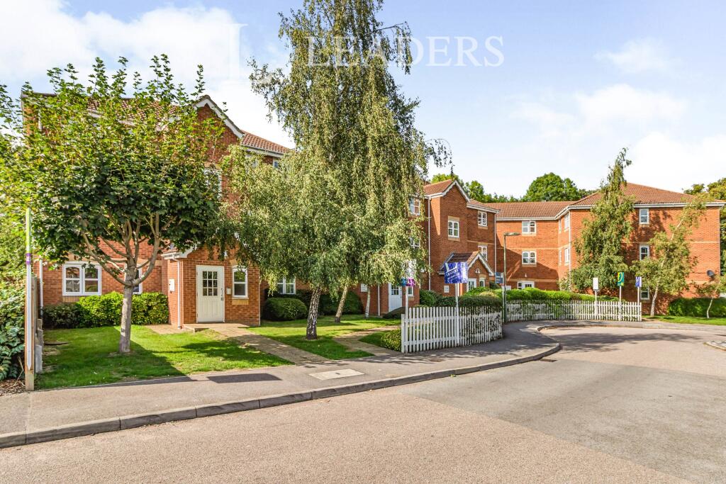 1 bed 1st Floor Flat for rent in Weston Green. From Leaders - Surbiton