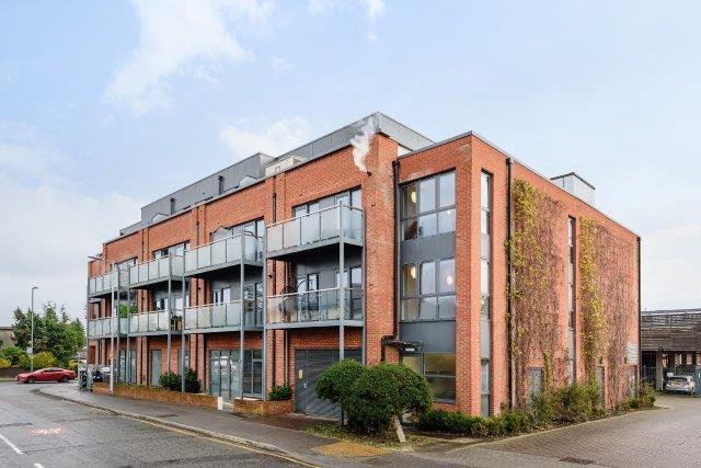 1 bed 1st Floor Flat for rent in Surbiton. From Leaders - Surbiton