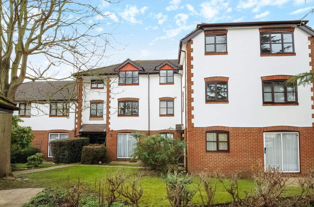 1 bed 1st Floor Flat for rent in Surbiton. From Leaders - Surbiton