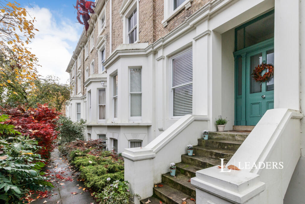 2 bed 1st Floor Flat for rent in Kingston upon Thames. From Leaders - Surbiton 2 bed 1st Floor Flat for rent in Kingston upon Thames. From Leaders - Surbiton